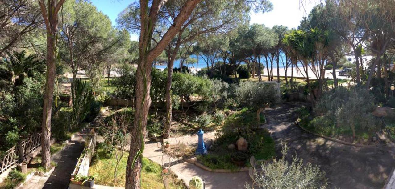 Apartments Villa Corrias Cala Liberotto Exteriör bild