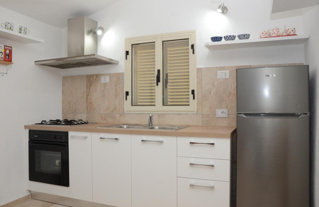 Apartments Villa Corrias Cala Liberotto Exteriör bild