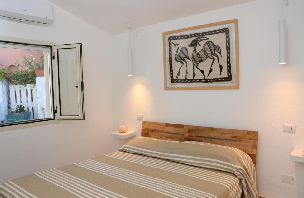 Apartments Villa Corrias Cala Liberotto Exteriör bild