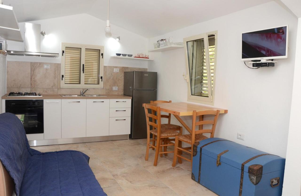 Apartments Villa Corrias Cala Liberotto Exteriör bild